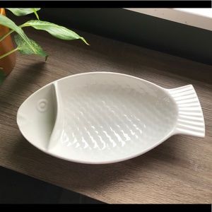 Vintage Hall 1150, White Ceramic Fish